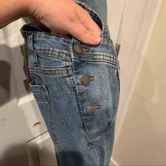 NWT Womens Maternity Jean Overalls with Distressing & Fringe Size 6 - Picture 5 of 12